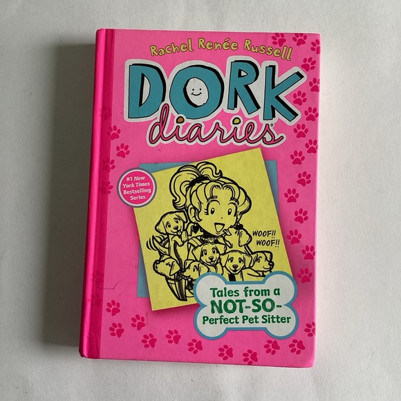 4 /💲20 🤑 Dork Diaries hardcover book - Picture 1 of 4